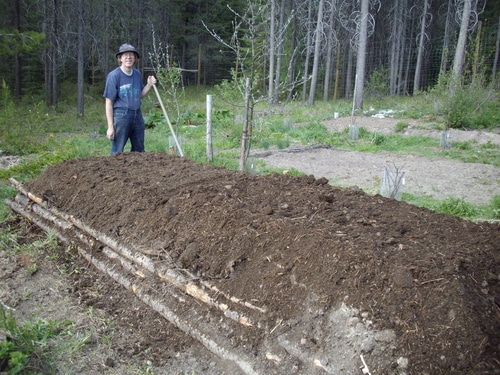 Hugelcultur-finished-and-ready-to-plant.jpg