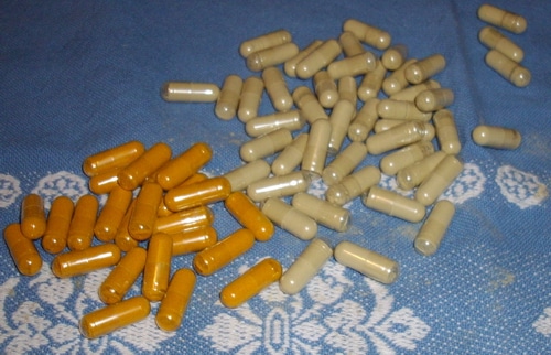 capsules of tumeric and kelp
