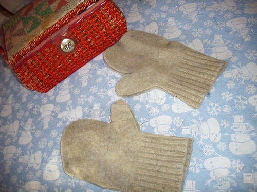Mittens cut out