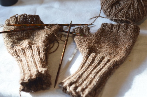 free fingerless gloves knitting pattern