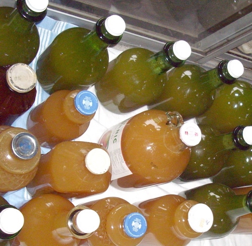 How to Make Apple Cider Vinegar at Home Using Apple Cider ...
