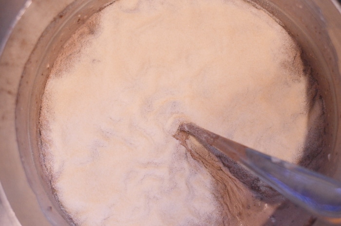 Gelatin blooming in saucepan