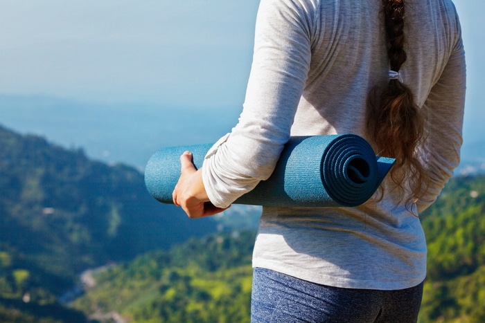 Easy DIY Yoga Mat Spray to Keep Your Exercise Mat Fresh and Disinfected